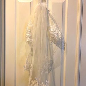 Never worn wedding veil